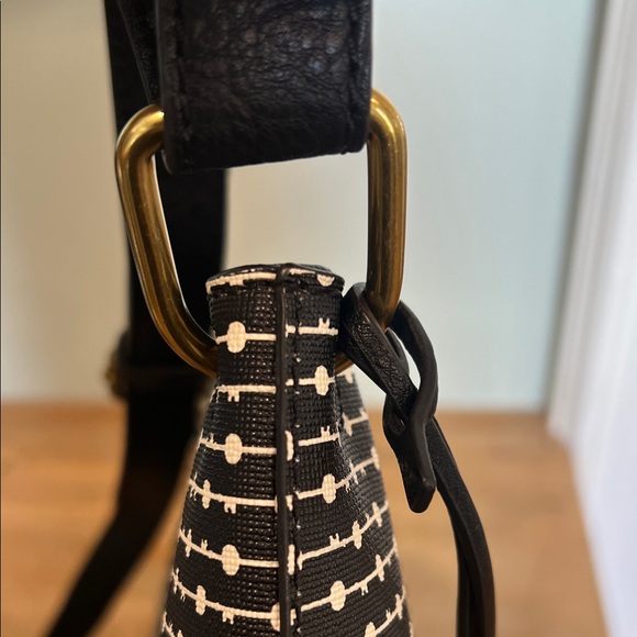 Black and White Patterned Fossil Bag - Picture 5 of 6